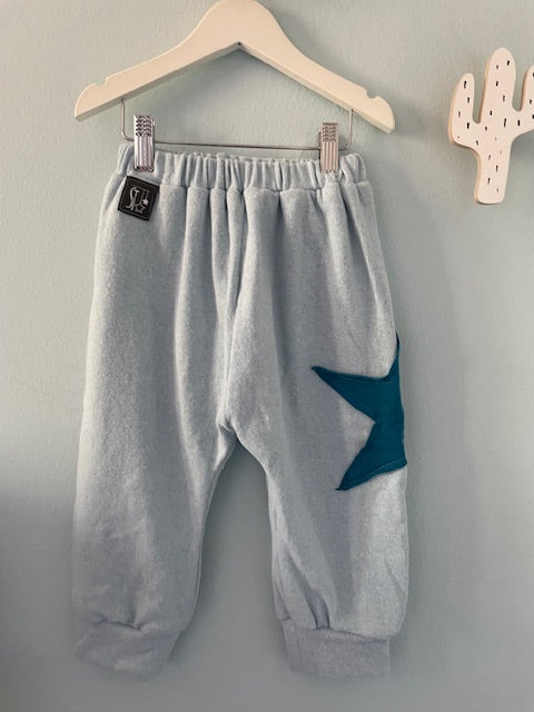 Pantalone baggy con stella laterale
